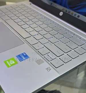 New Laptop HP 14-Dq1025cl 16GB Intel Core I7 SSD 512GB