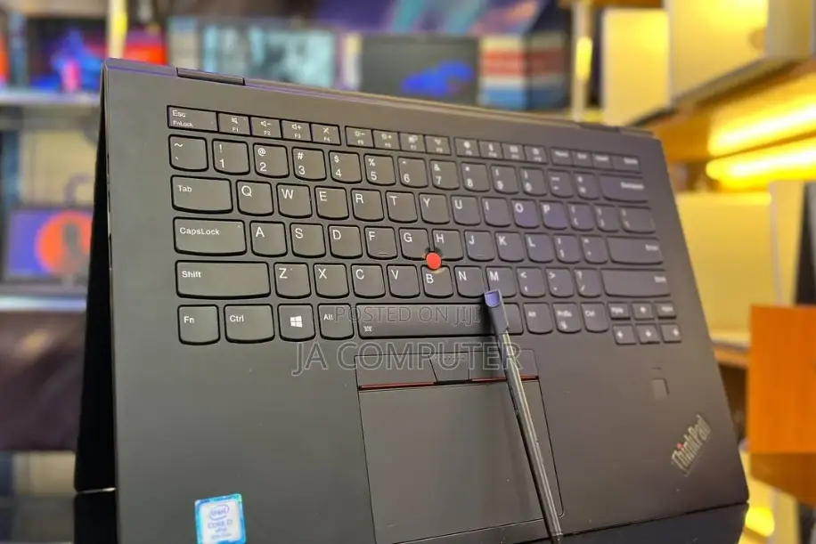 New Laptop Lenovo ThinkPad Yoga 16GB Intel Core I7 SSD 512GB