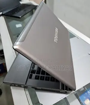 New Laptop Toshiba Satellite C850 4GB Intel Core I5 HDD 500GB