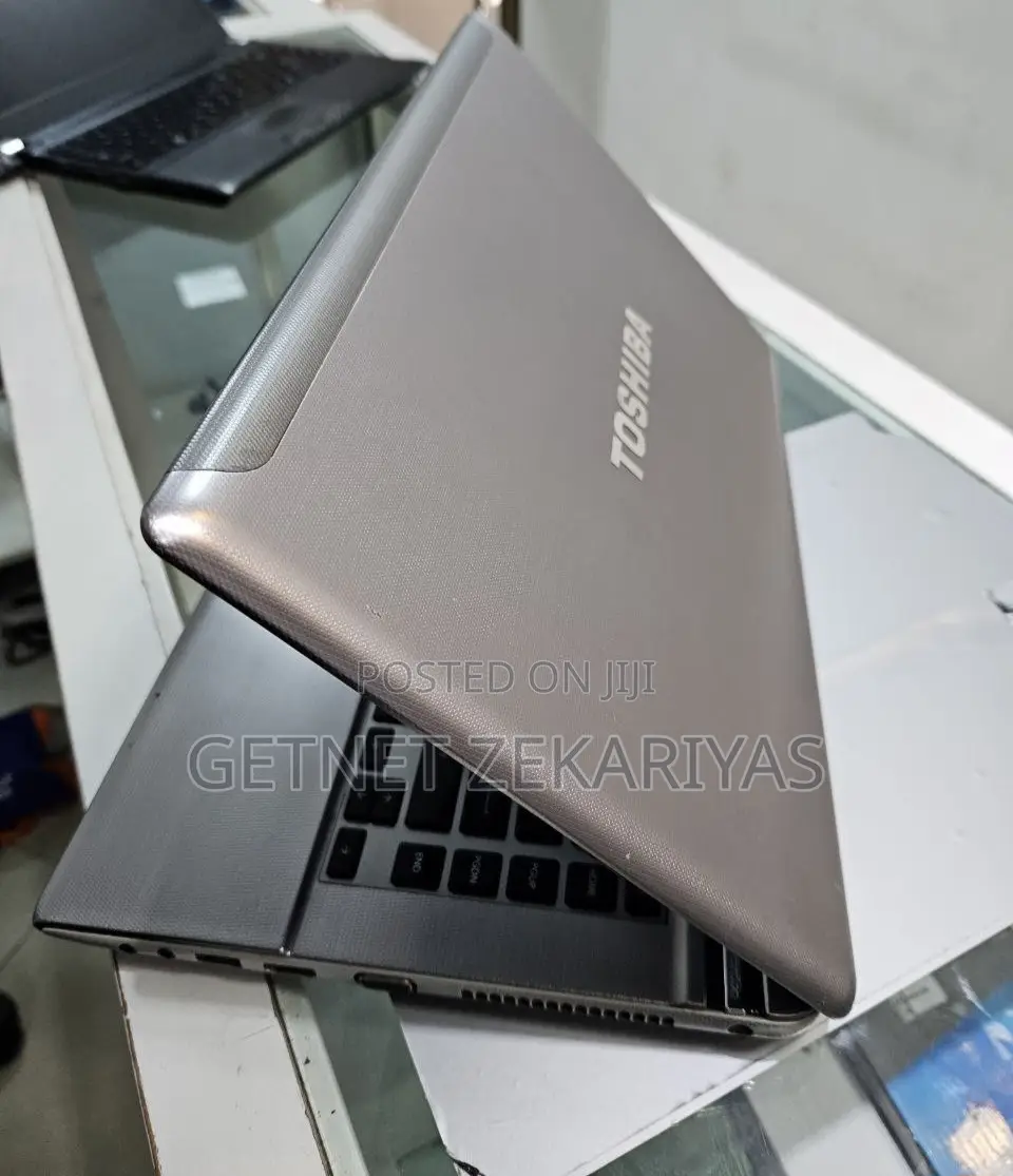 New Laptop Toshiba Satellite C850 4GB Intel Core I5 HDD 500GB