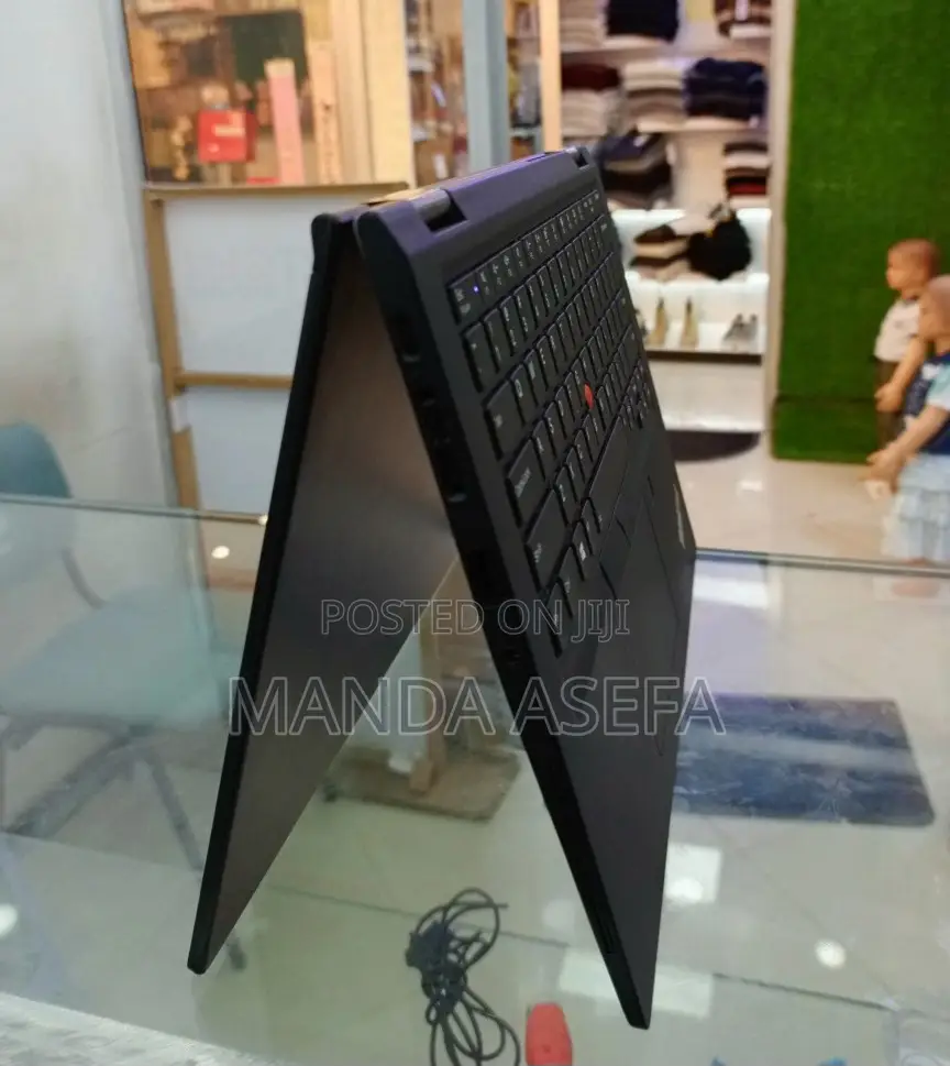 New Laptop Lenovo ThinkPad Yoga 8GB Intel Core I5 SSD 512GB