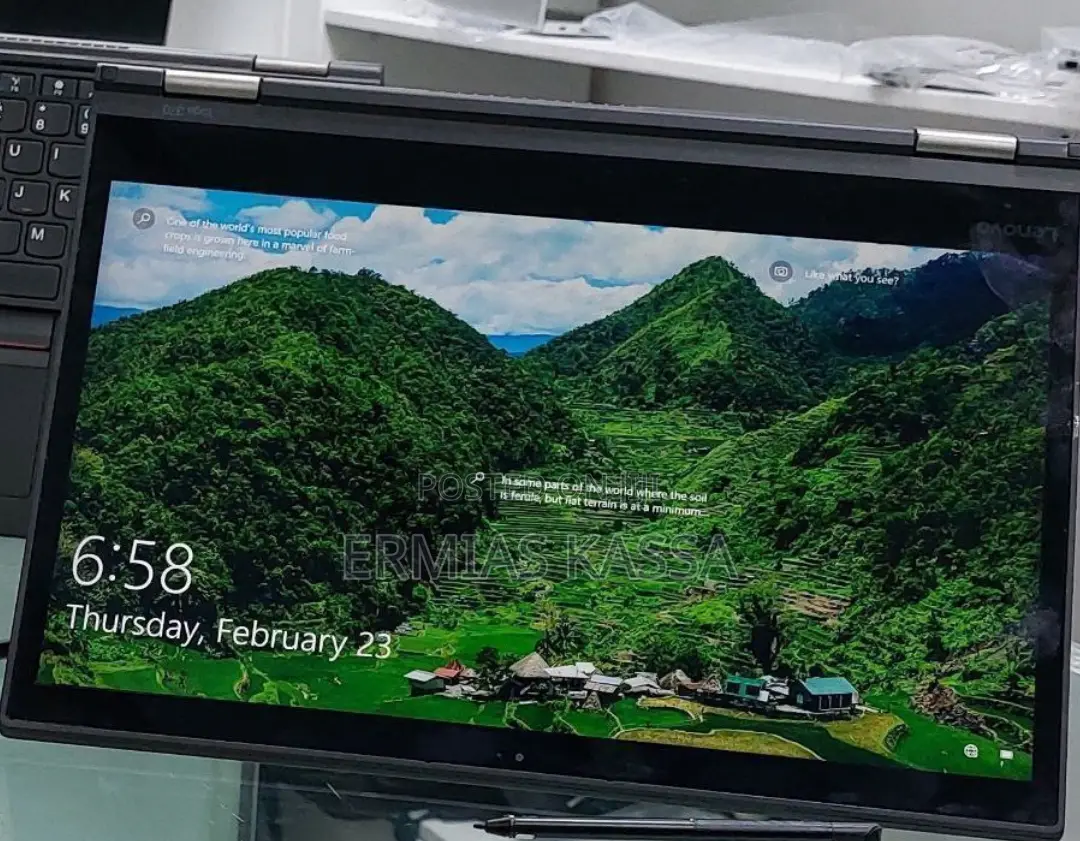 New Laptop Lenovo Yoga 330 16GB Intel Core I5 SSD 512GB