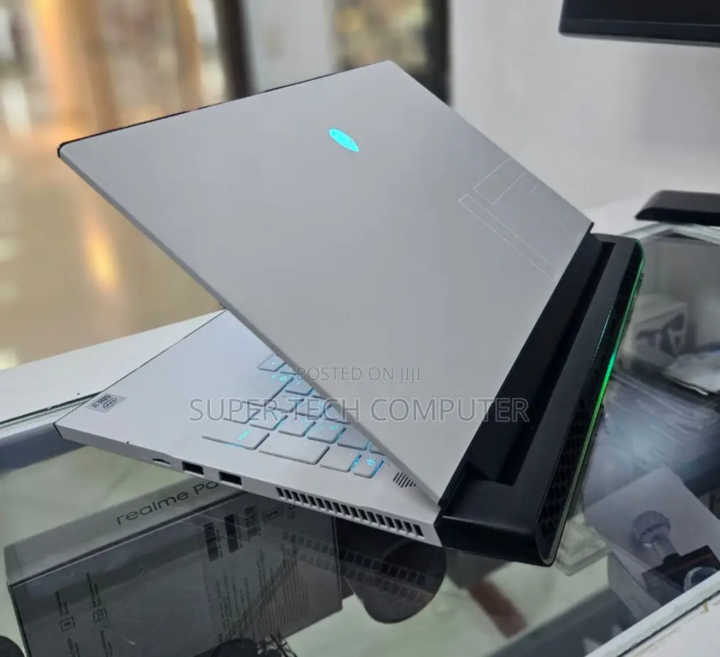 New Laptop Alienware M17x R2 16GB Intel Core I7 SSD 512GB