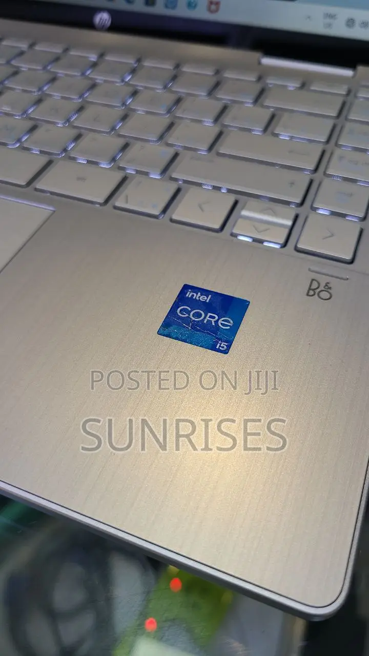 New Laptop HP X2 8GB Intel Core I5 SSD 512GB