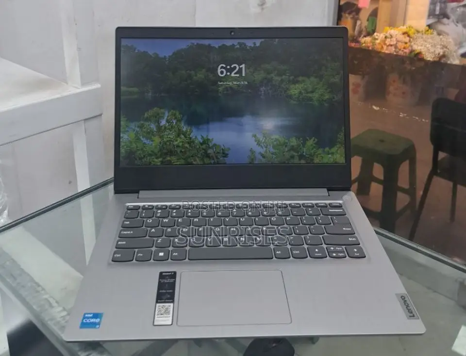 New Laptop Lenovo Ideapad 3 8GB Intel Core I3 SSD 256GB
