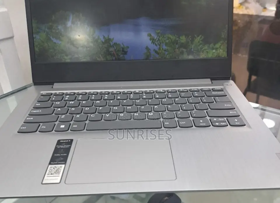 New Laptop Lenovo Ideapad 3 8GB Intel Core I3 SSD 256GB