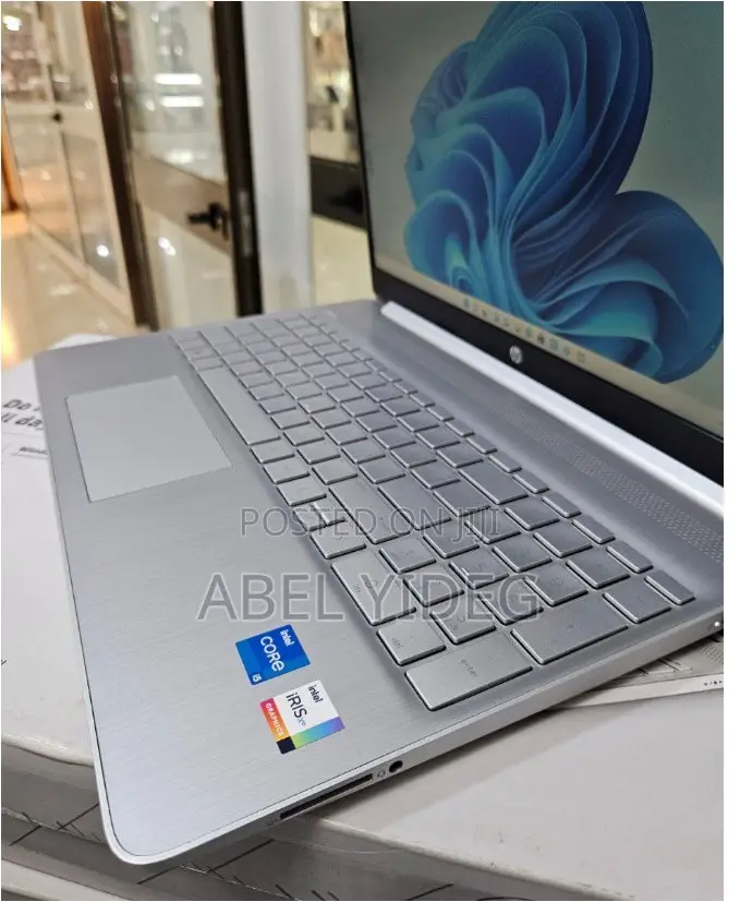 New Laptop HP Stream Notebook 8GB Intel Core I5 SSD 256GB