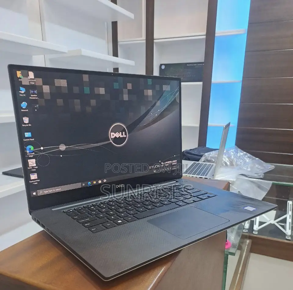 New Laptop Dell XPS 15 16GB Intel Core I7 SSD 512GB