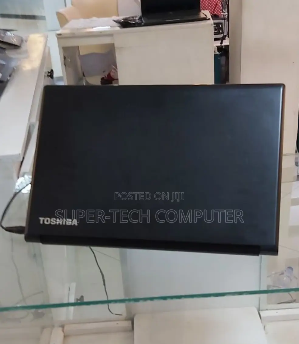 Laptop Toshiba Satellite C850 4GB Intel Core I3 HDD 500GB