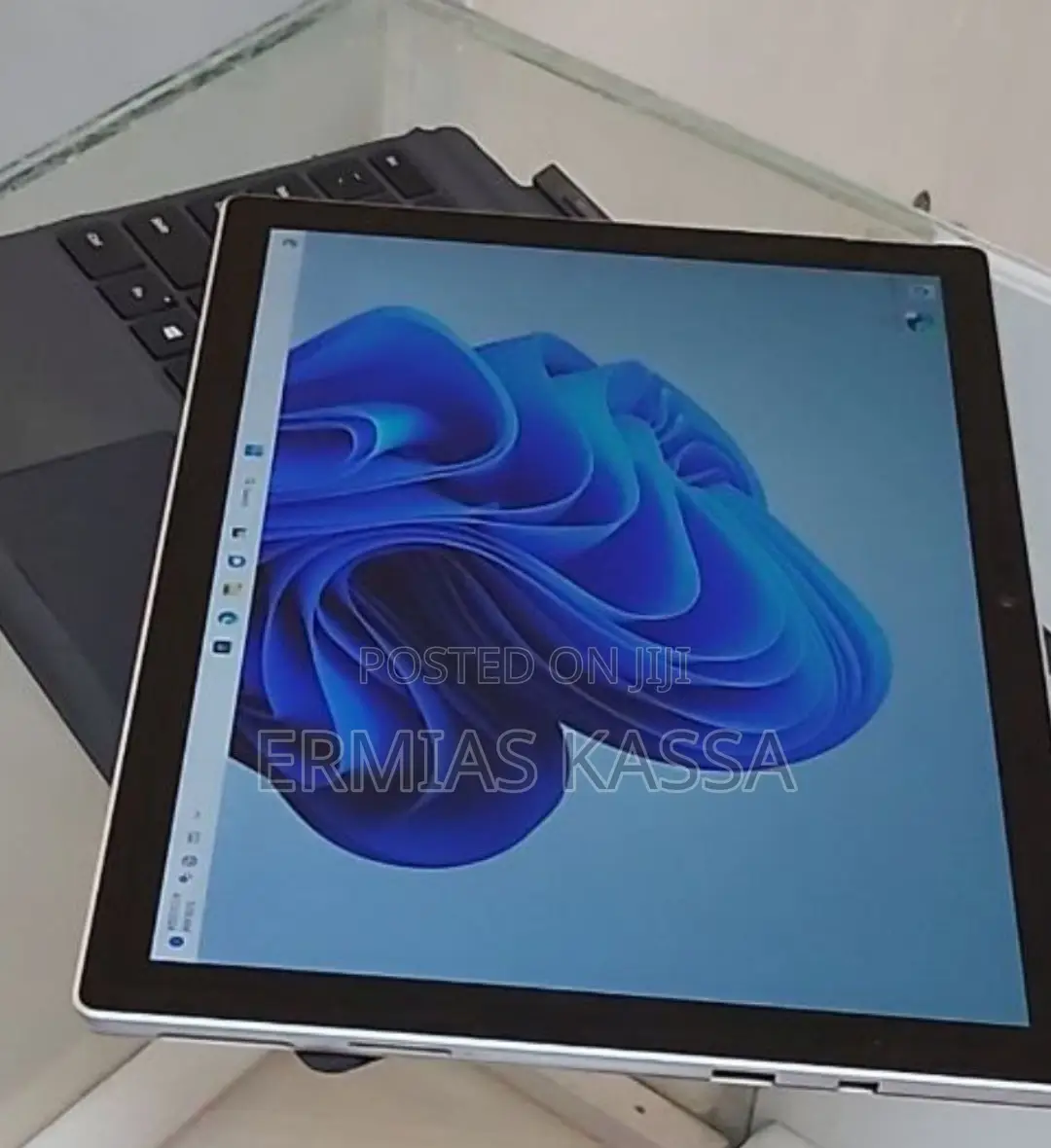 New Microsoft Surface Pro 5 128 GB Black