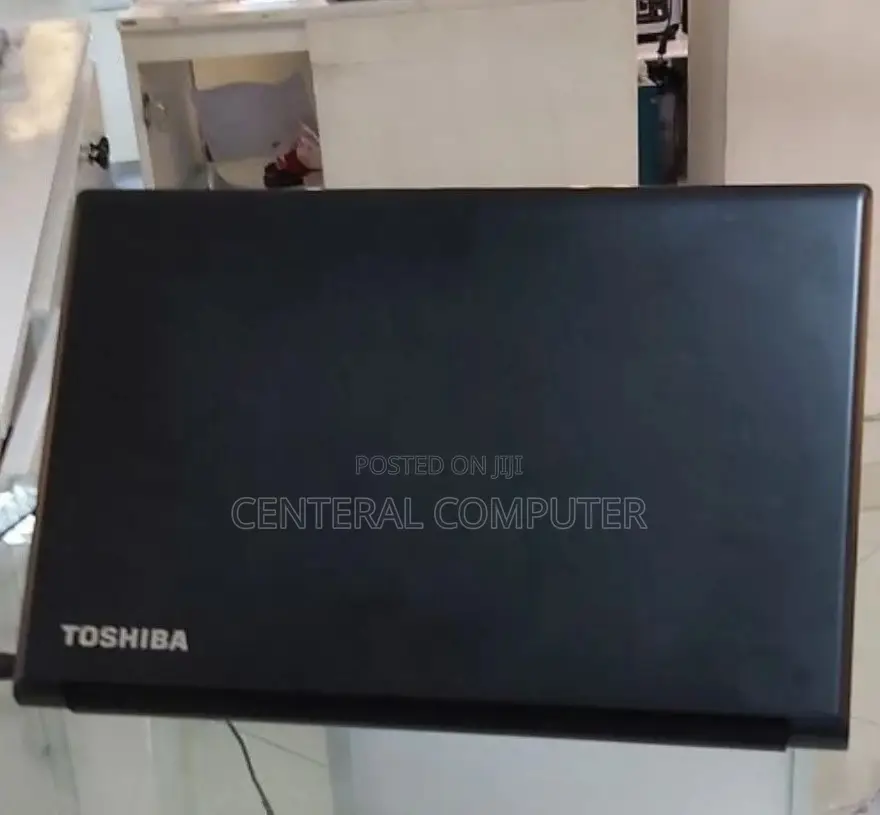 New Laptop Toshiba Satellite C850 4GB Intel Core I3 HDD 500GB