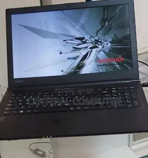 New Laptop Toshiba Satellite C850 4GB Intel Core I3 HDD 500GB