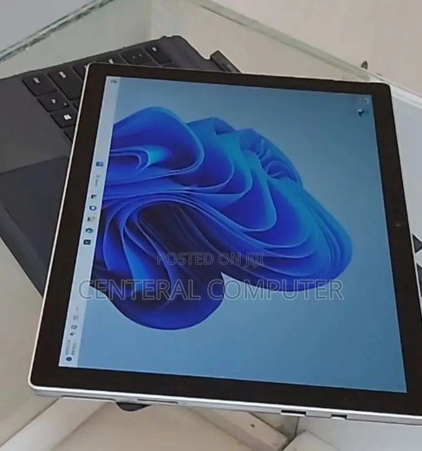 New Laptop Microsoft Surface Pro 8GB Intel Core I5 SSD 128GB