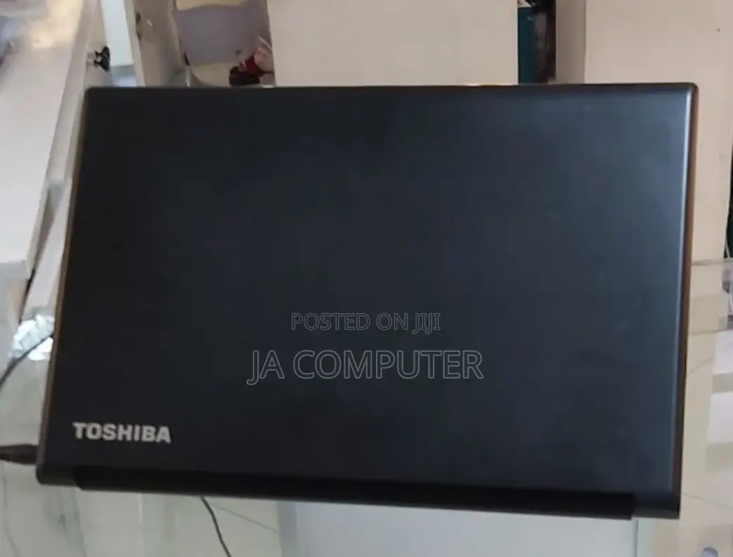 New Laptop Toshiba Satellite C850 4GB Intel Core I3 HDD 500GB