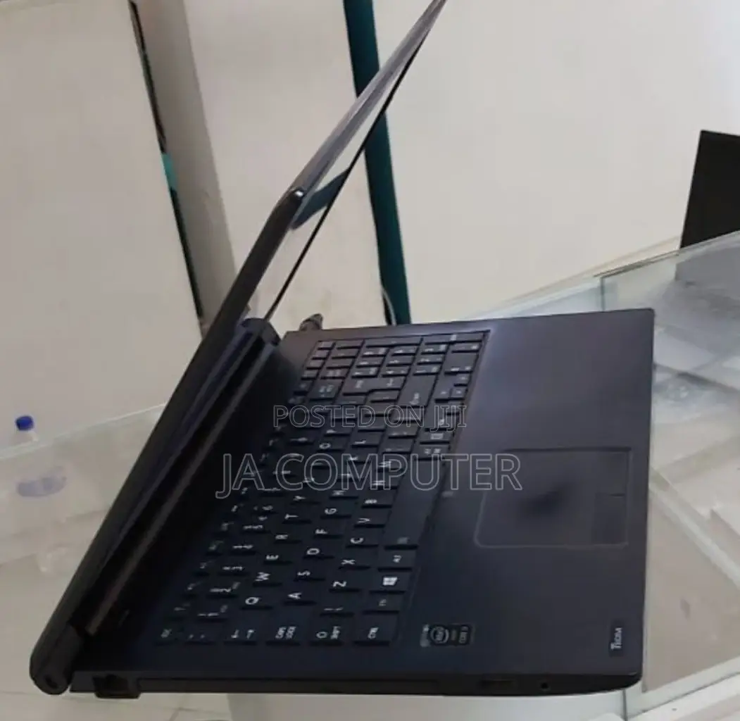 New Laptop Toshiba Satellite C850 4GB Intel Core I3 HDD 500GB