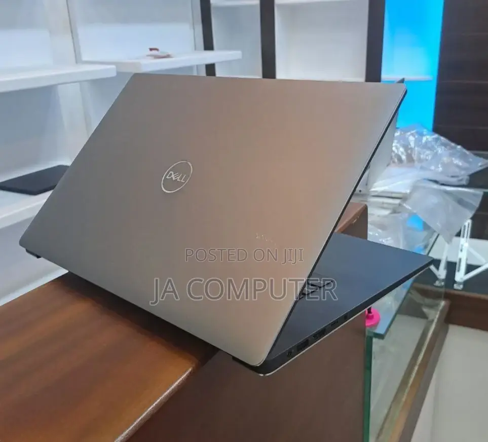 New Laptop Dell Precision 5540 16GB Intel Core I7 SSD 512GB