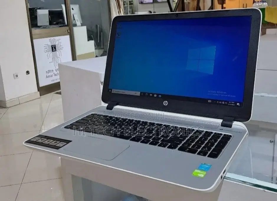 New Laptop HP Pavilion 15 8GB Intel Core I5 HDD 1T