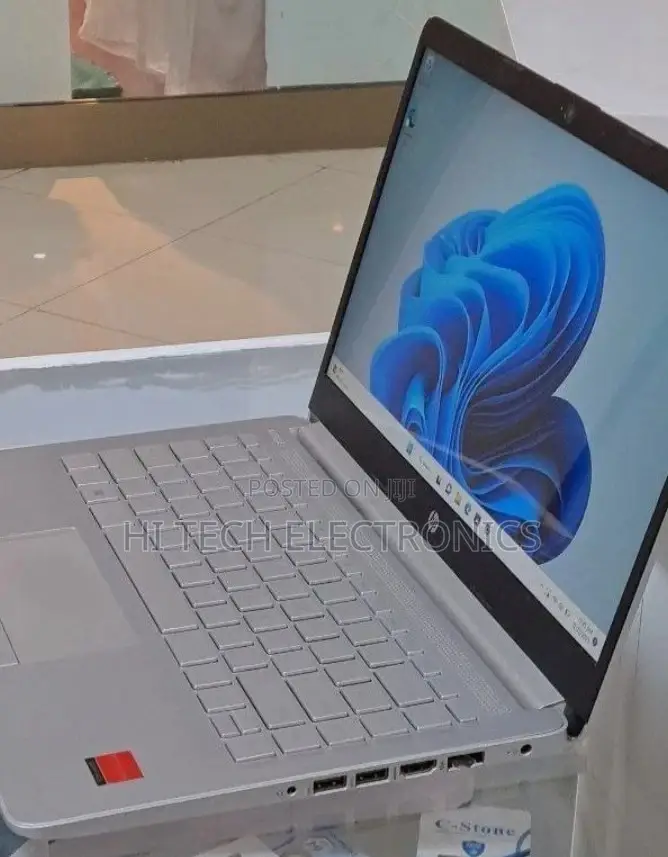 New Laptop HP Stream Notebook 8GB Intel Core I5 HDD 1T
