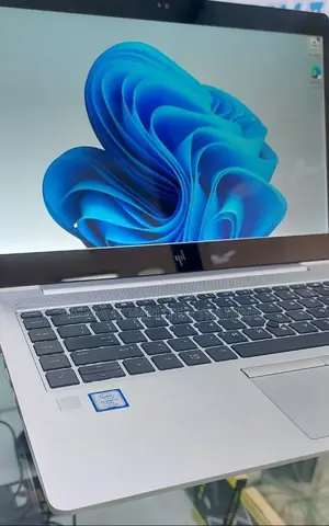 Photo - New Laptop HP EliteBook 840 16GB Intel Core I5 SSD 512GB