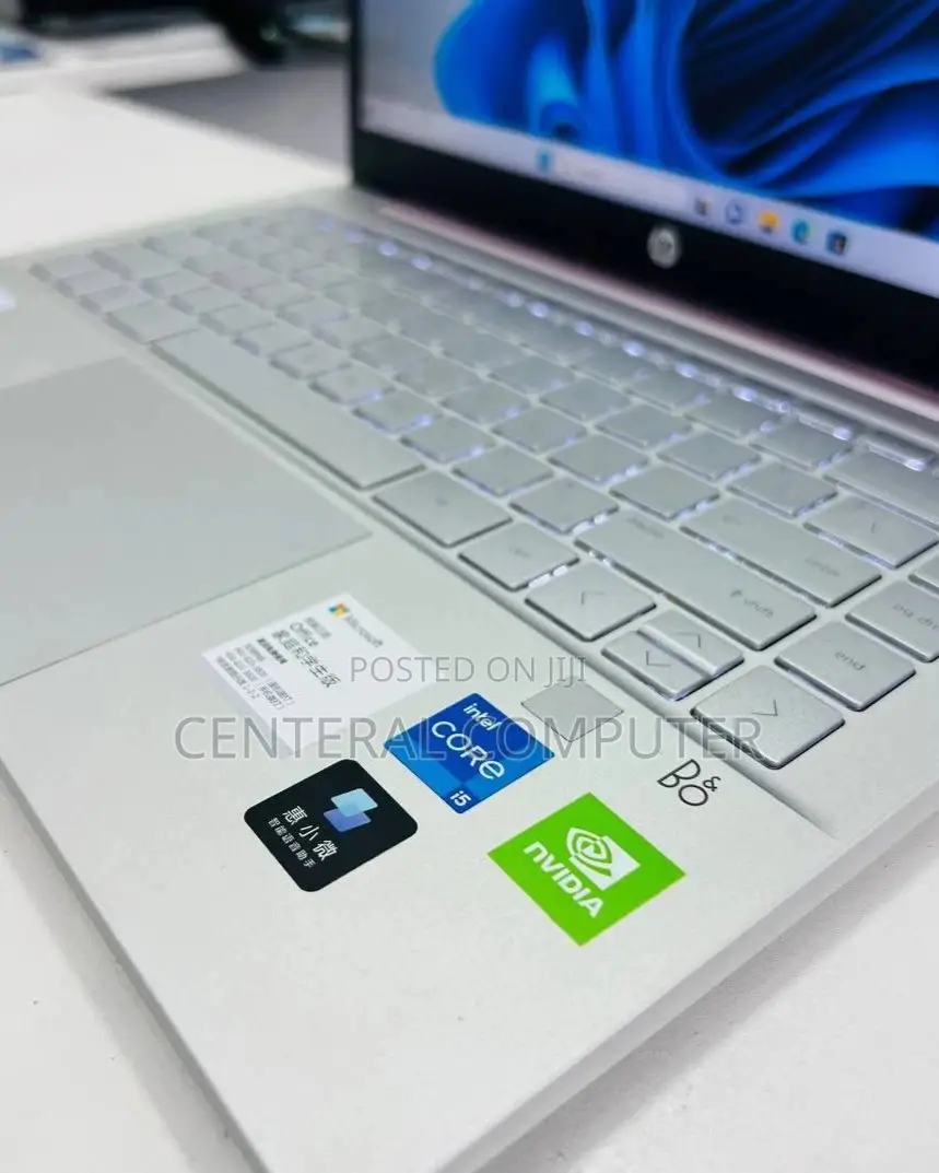 New Laptop HP 15-Dy1032wm 16GB Intel Core I5 SSD 512GB