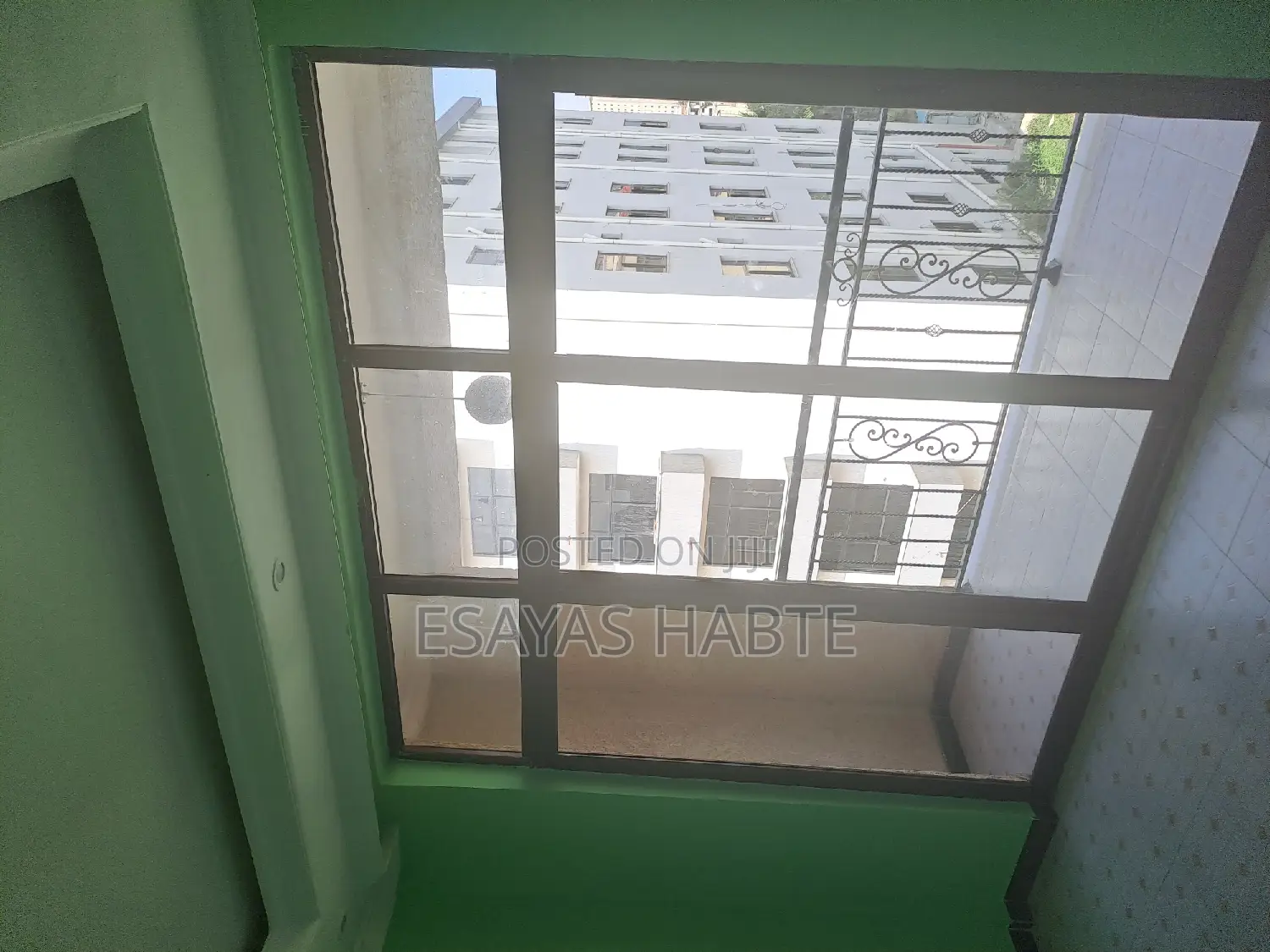 5bdrm Townhouse / Terrace in Bole for rent