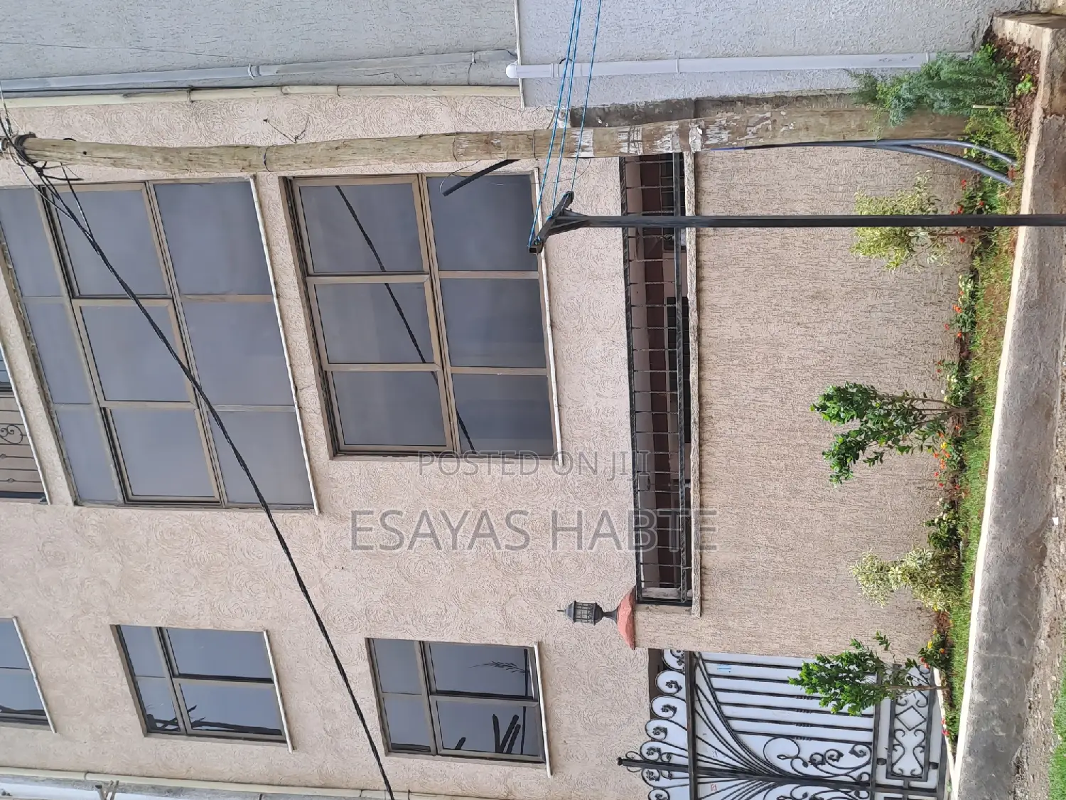 5bdrm Townhouse / Terrace in Bole for rent