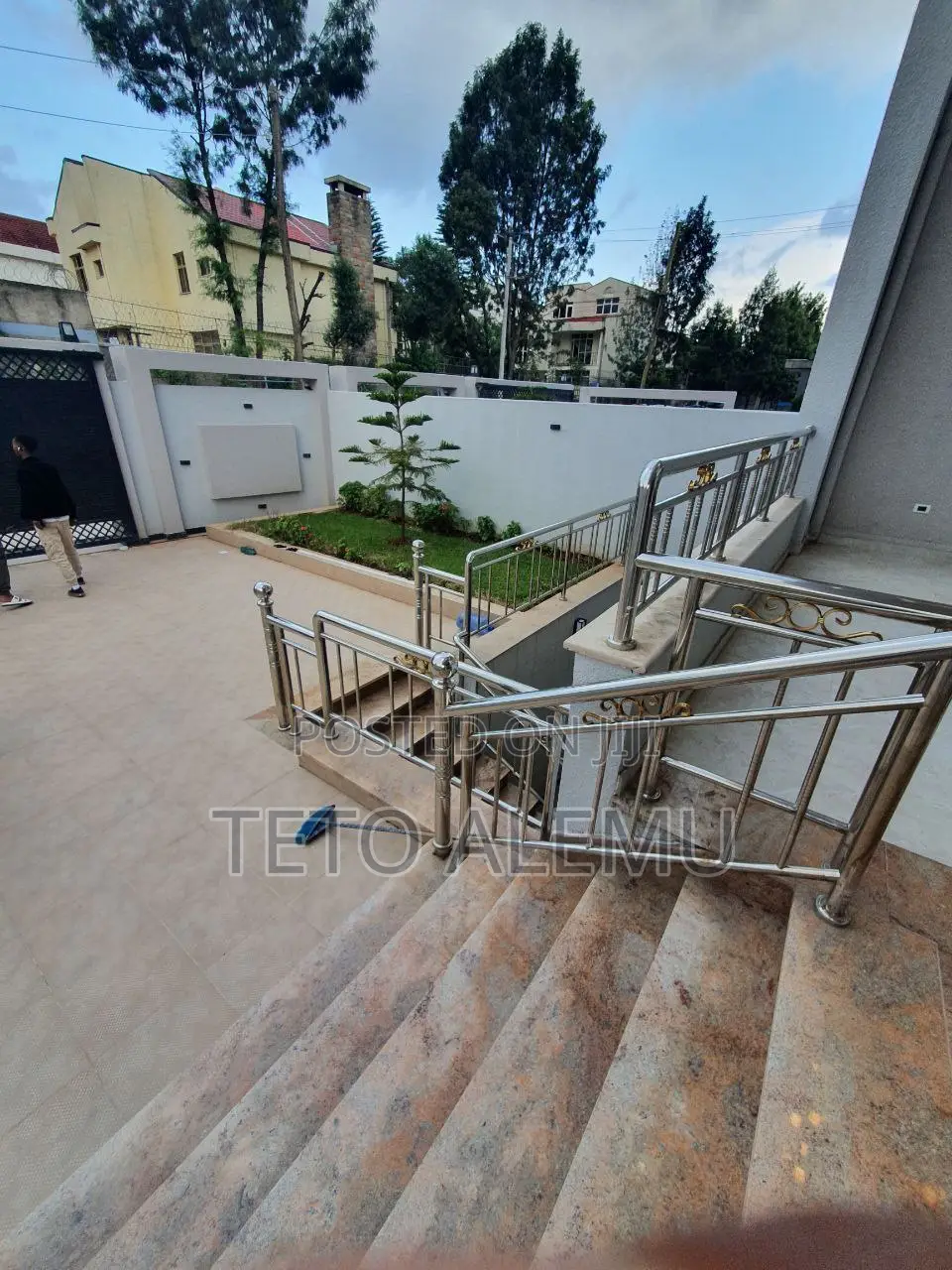 7bdrm House in የሚሸጥ ቤት Cmc ሰንሻይን, Yeka for sale