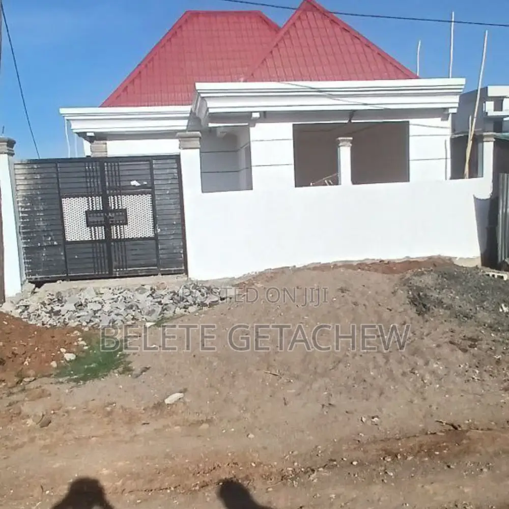 3bdrm Villa in Ayat Villa House For, Yeka for sale