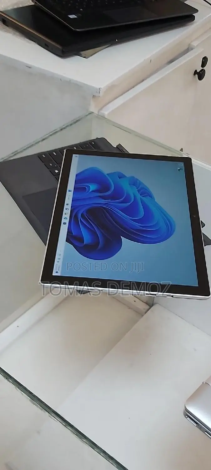 New Laptop Microsoft Surface Pro 4 8GB Intel Core I5 SSD 128GB