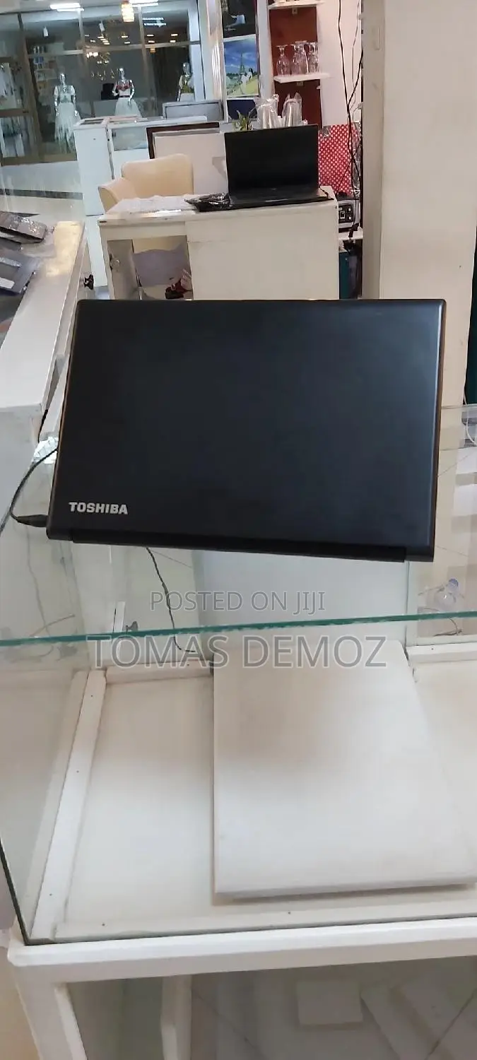 New Laptop Toshiba Satellite C55 4GB Intel Core I3 HDD 500GB