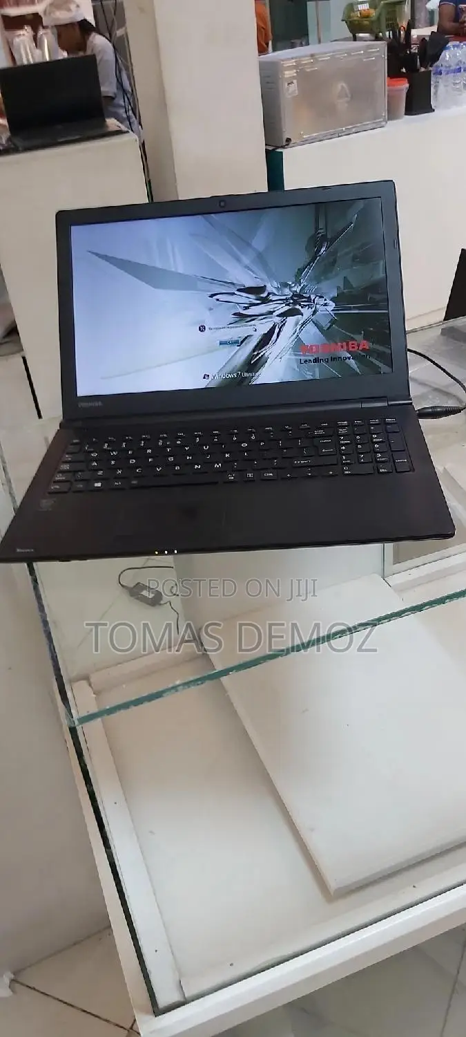 New Laptop Toshiba Satellite C55 4GB Intel Core I3 HDD 500GB