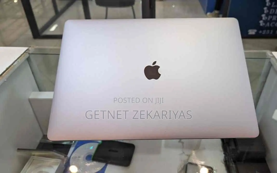 New Laptop Apple MacBook Pro 2019 16GB Intel Core I7 SSD 512GB