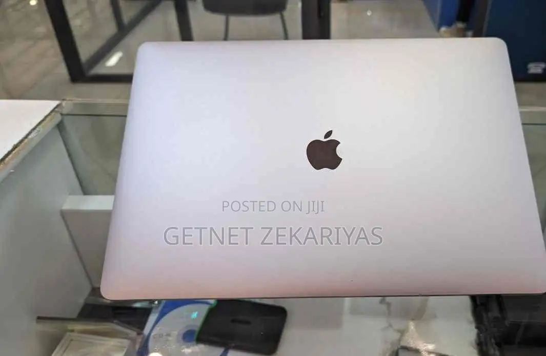 New Laptop Apple MacBook Pro 2019 16GB Intel Core I7 SSD 512GB