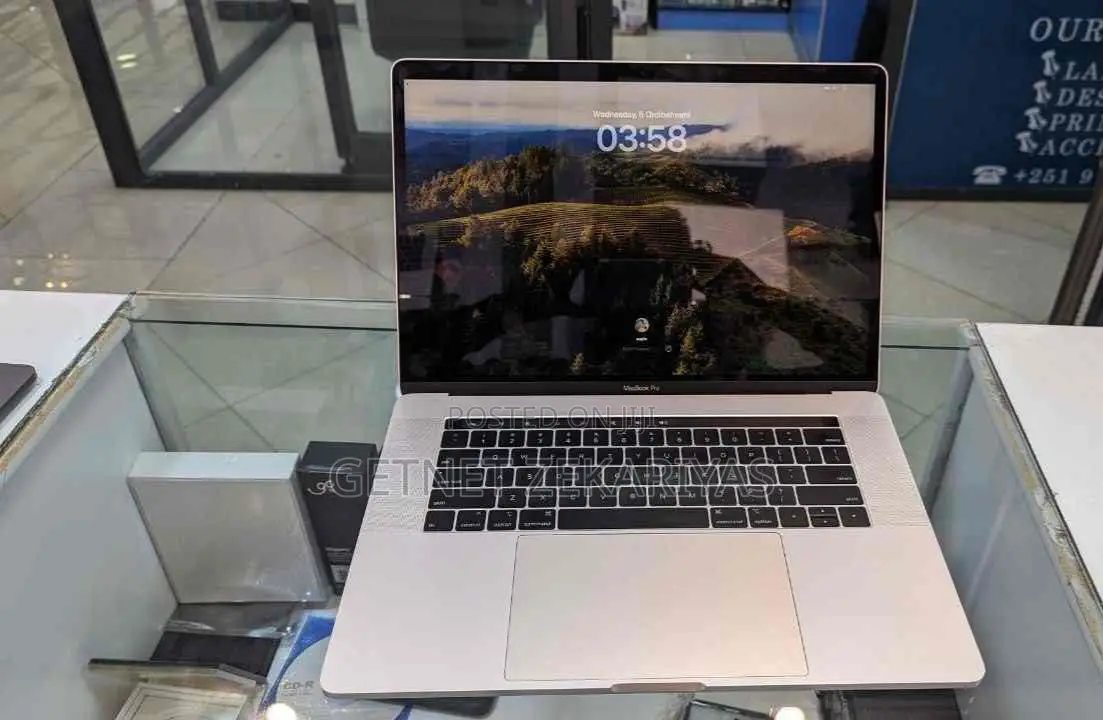 New Laptop Apple MacBook Pro 2019 32GB Intel Core I9 SSD 1T