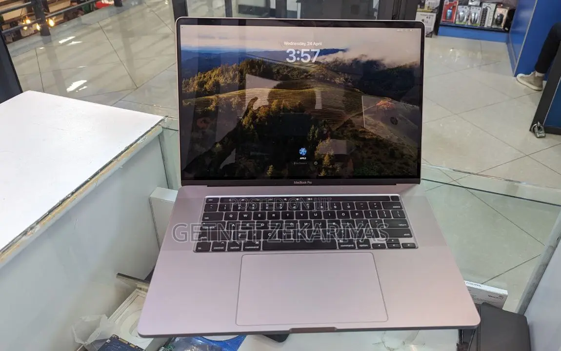 New Laptop Apple MacBook Pro 2019 32GB Intel Core I9 SSD 1T