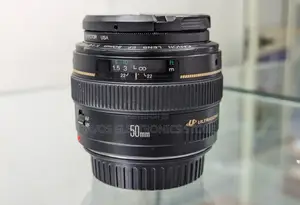 Photo - Canon Ef 50mm F/1.4 Usm Lens