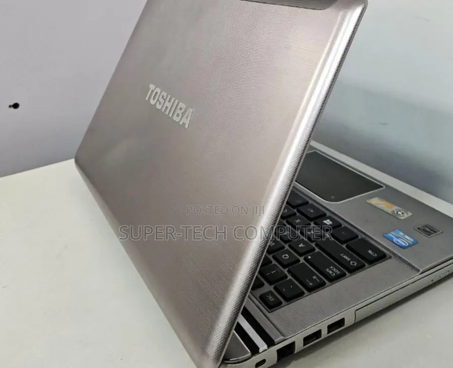 Laptop Toshiba Satellite C665 4GB Intel Core I5 HDD 500GB