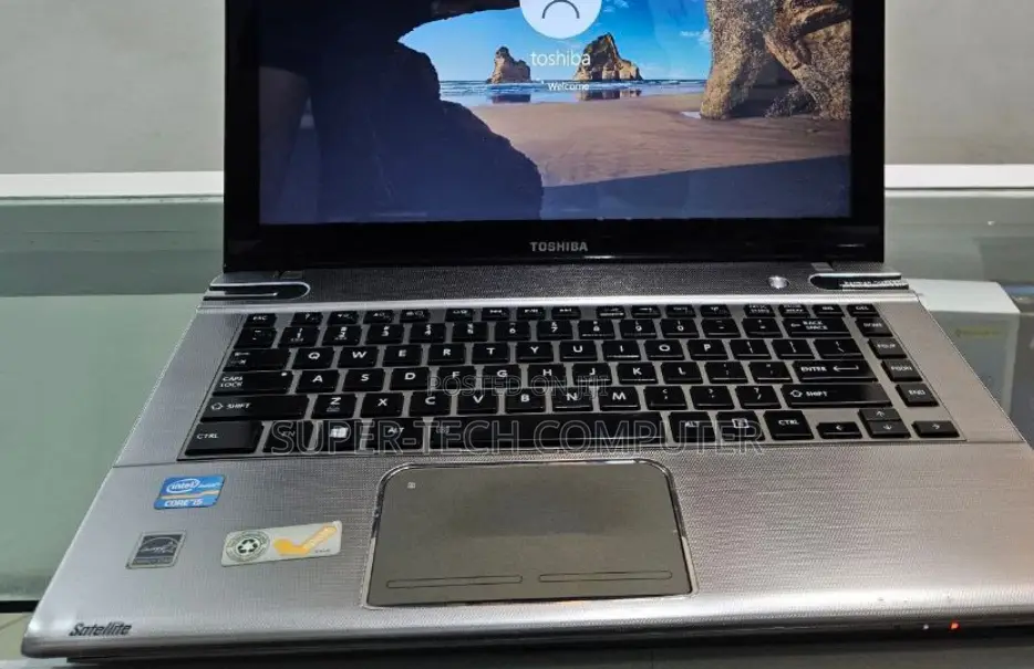 Laptop Toshiba Satellite C665 4GB Intel Core I5 HDD 500GB
