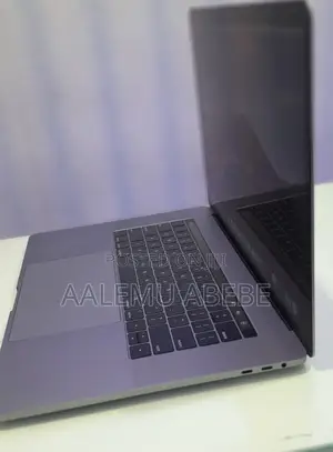 New Laptop Apple MacBook Pro 2019 32GB Intel Core I7 SSD 1T