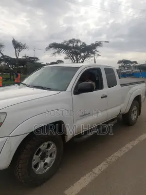 Toyota Tacoma Access Cab 2011 White