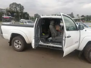 Toyota Tacoma Access Cab 2011 White