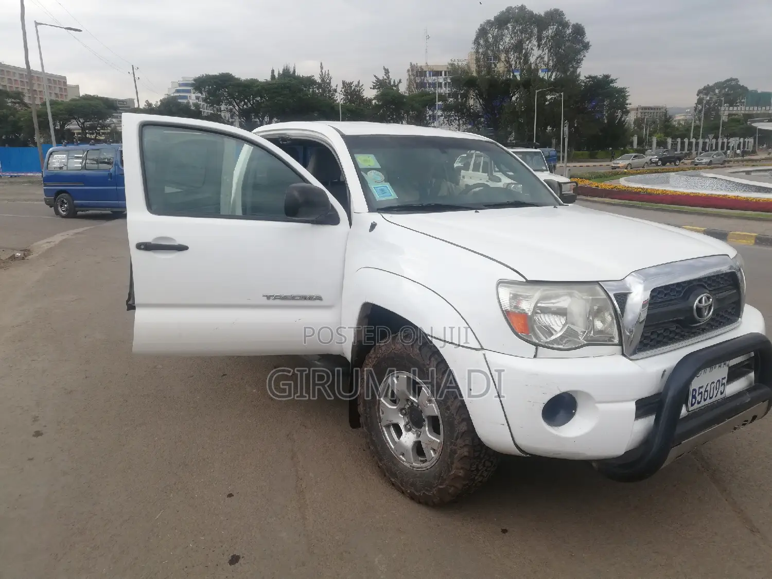 Toyota Tacoma Access Cab 2011 White