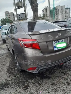 Toyota Yaris 2014 Brown