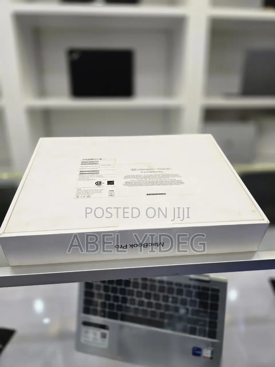 New Laptop Apple MacBook Pro 2022 M2 8GB Apple M2 SSD 512GB