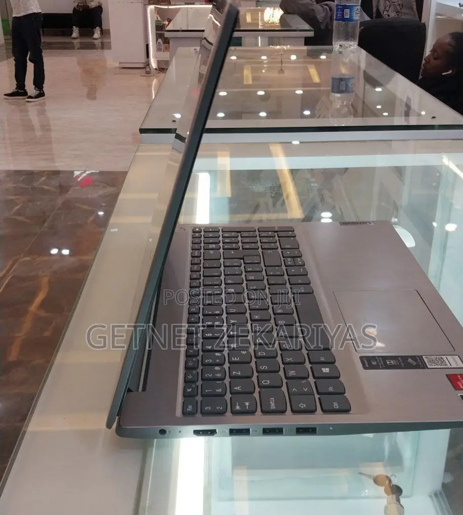 New Laptop Lenovo IdeaPad 130 12GB AMD Ryzen 3 SSD 256GB