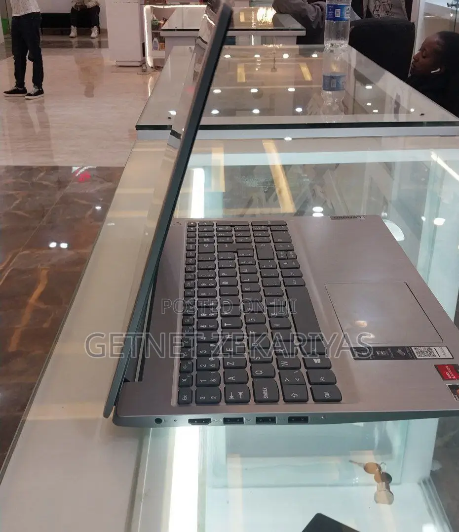 New Laptop Lenovo IdeaPad 130 12GB AMD Ryzen 3 SSD 256GB