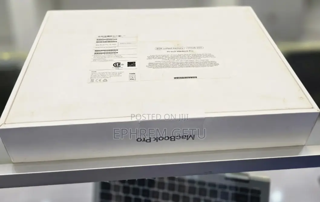 New Laptop Apple MacBook Pro 2022 M2 8GB Apple M2 SSD 512GB