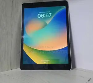 Photo - New Apple iPad 10.2 (2020) 64 GB Silver