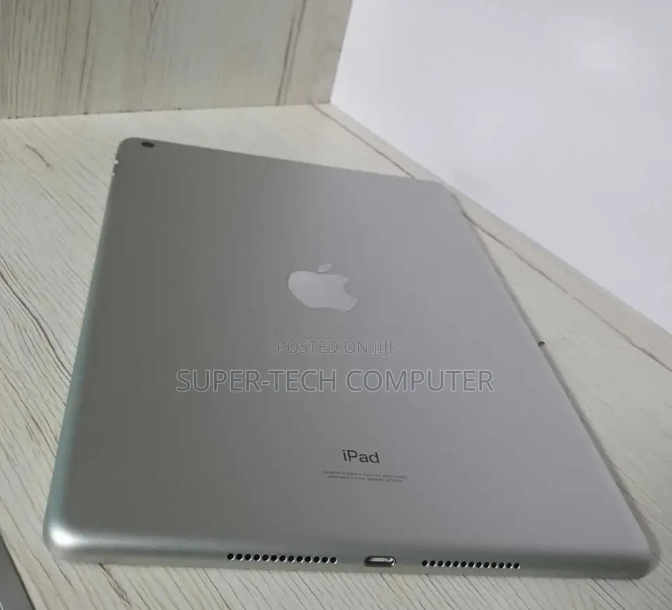 New Apple iPad 10.2 (2020) 64 GB Silver