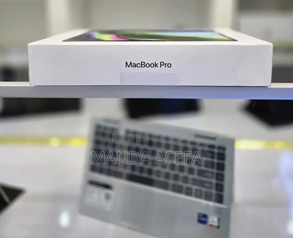 New Laptop Apple MacBook Pro 8GB Apple M2 SSD 512GB